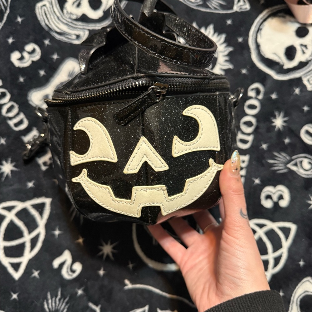 Black and White Pumpkin Face Women's Bag